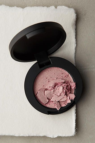 Examine the blush to identify if it's slightly cracked or completely shattered