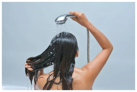 Wash your hair carefully after using coconut oils
