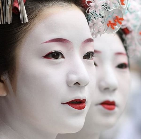 As centuries passed, lipstick in Japan evolved with changing trends and preferences