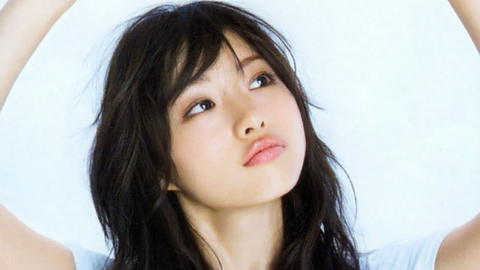 A makeup look to achieve the natural look such as Satomi Ishihara - a Japanese actress - is so easy and suitable for everyone