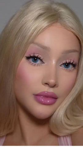 A doll-like eyes with soft pink is perfect for this makeup look