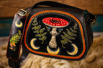 Medium MUSHROOM Purse / wonderlust, mystic, magical, nature, fungi,  foraging, fae, fairy, faerie, leather