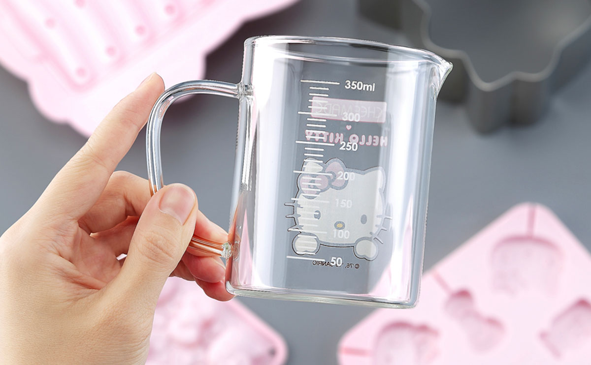 Novelty NEW Hello Kitty 2 cup Capacity Clear Glass Measuring Cup Pyrex Black