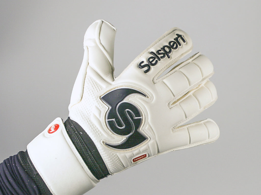 selsport junior goalkeeper gloves