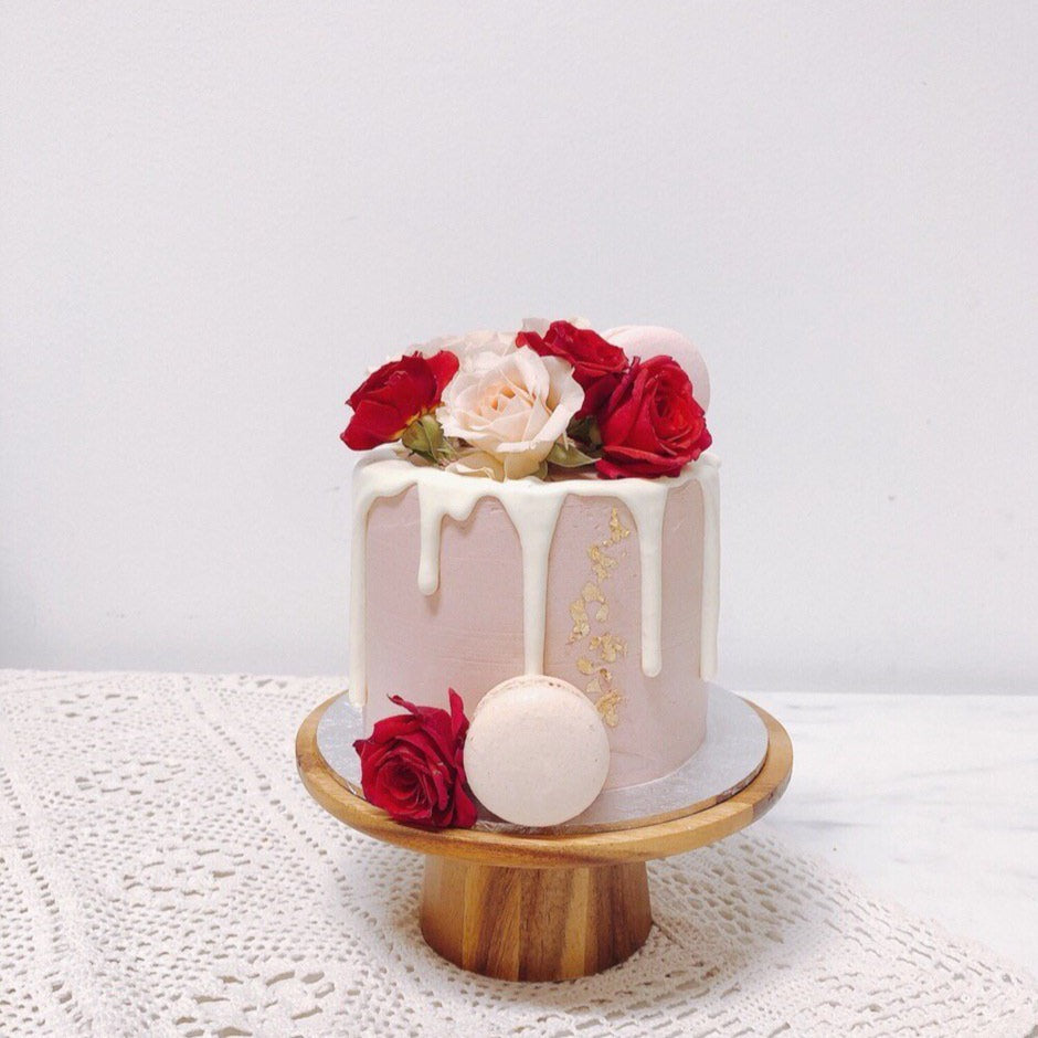 red rose birthday cake