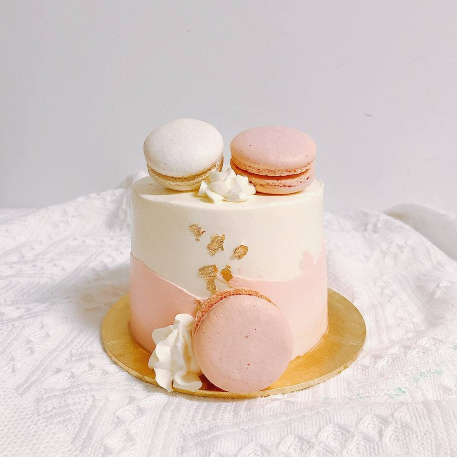 Macaroon & Rose Design Cake – BalloonDelivery.com.my
