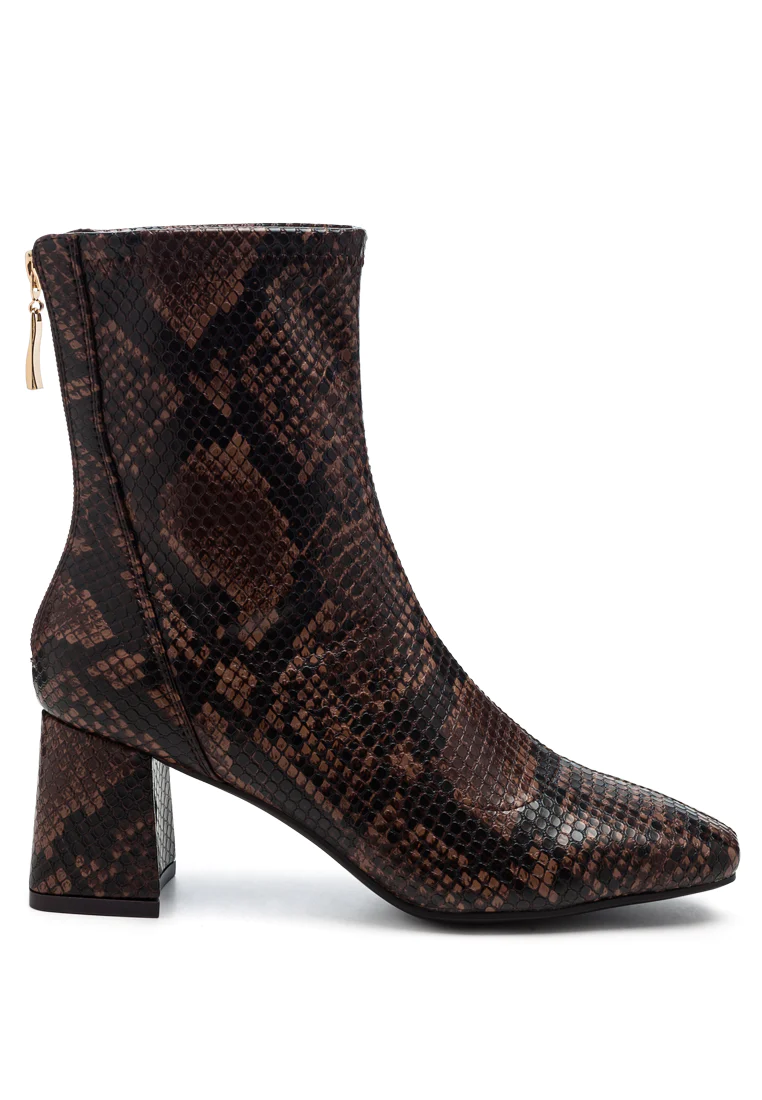 Hera Runaway Special Classic Ankle Boots