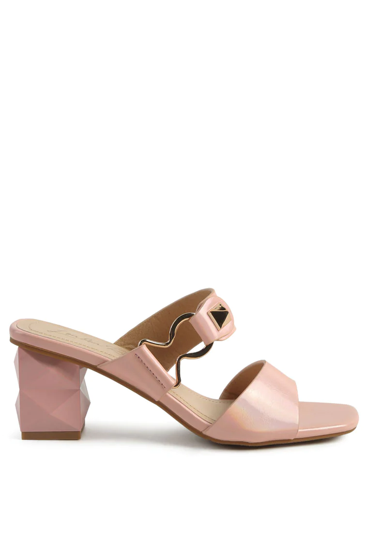 Hookup geometris cut block tumit slide sandal