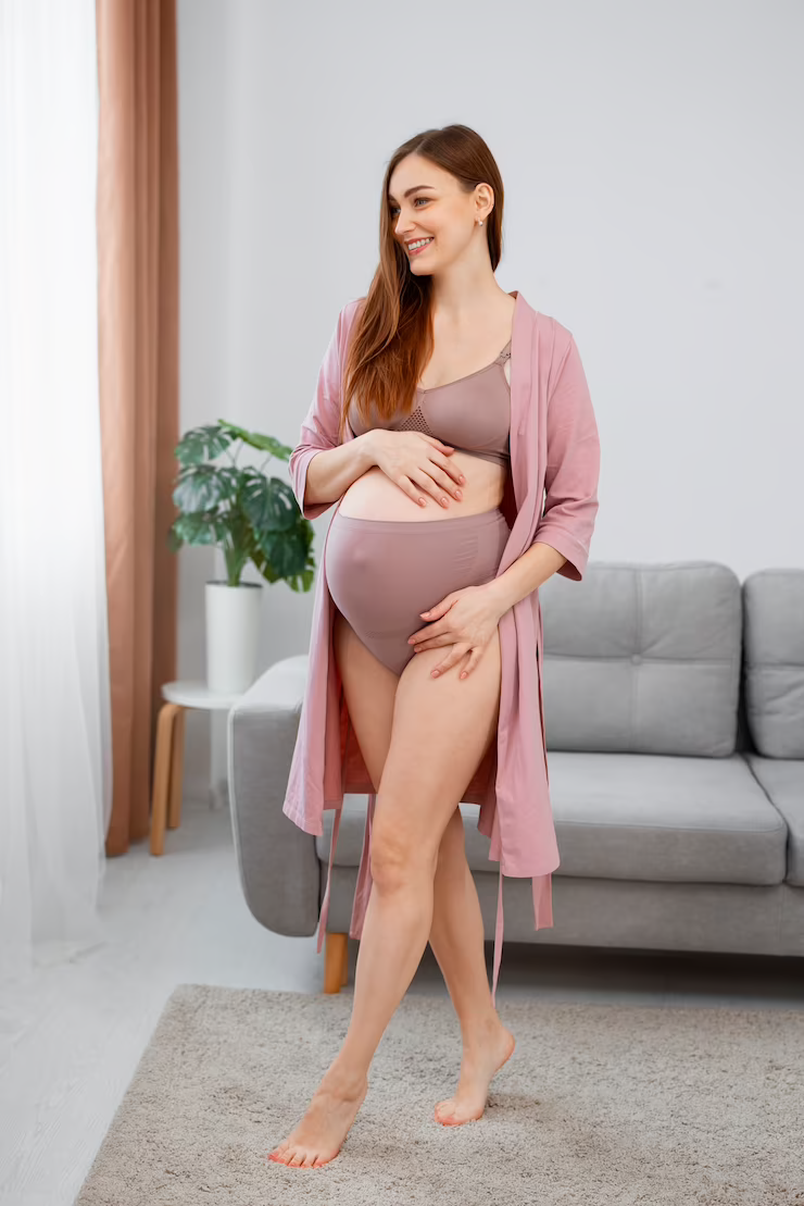 maternity photoshoot indoors