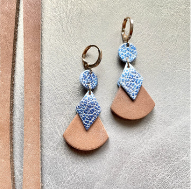 Boucles d'oreilles dorées cuir épais brut