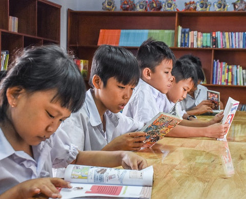 Les enfants de Long Haî à la bibliothèqque