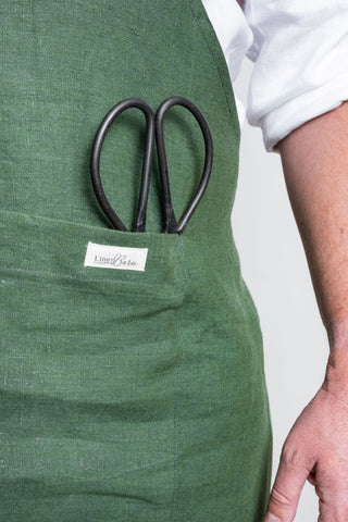 Moss green linen apron - unisex - LinenBarn