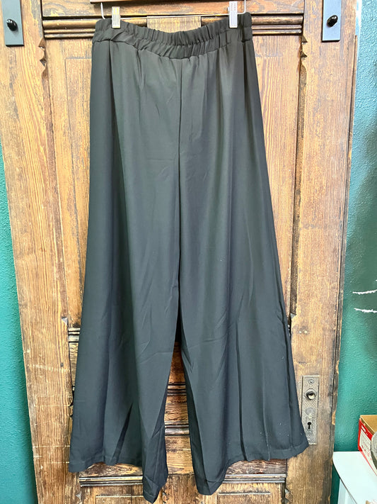 Curvy Girl Solid Elastic Waist Gaucho Pants - Khaki – The Society  Marketplace