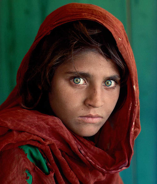 Photo showing a refugee Afghan girl taken by Steve McCurry in 1984
