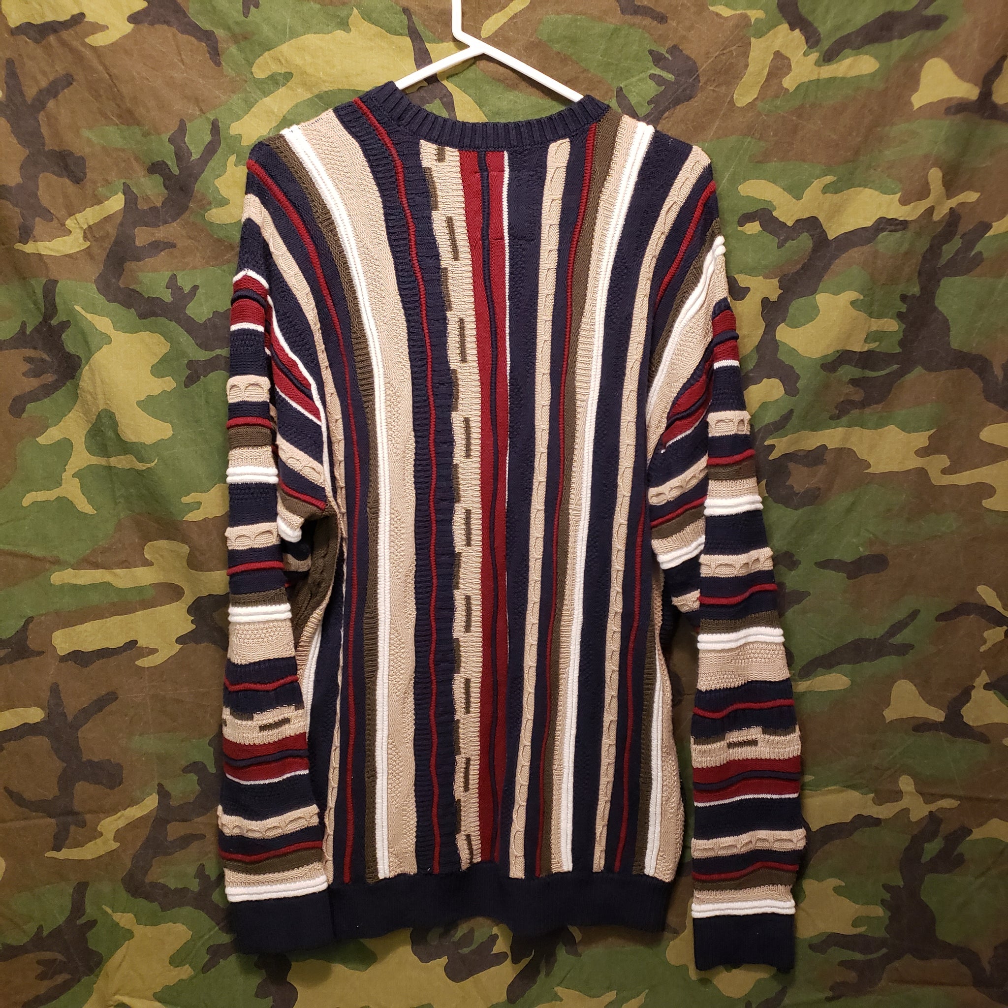 Coogi Style Vintage Hollister 3D Knit Sweater – Savvy Salvage Thrift