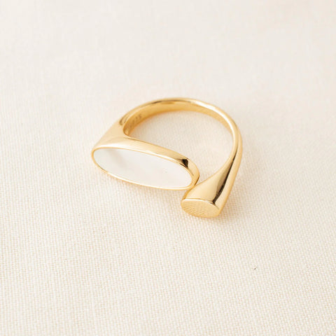 White shell adjustable ring