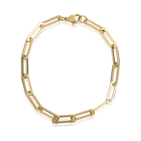 Paperclip chain bracelet is one of 2023 jewelry trends