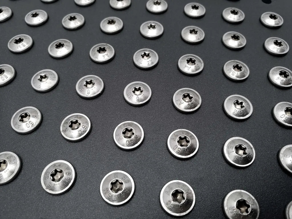 Promotional image showing pan head screwbolts arranged in a grid.