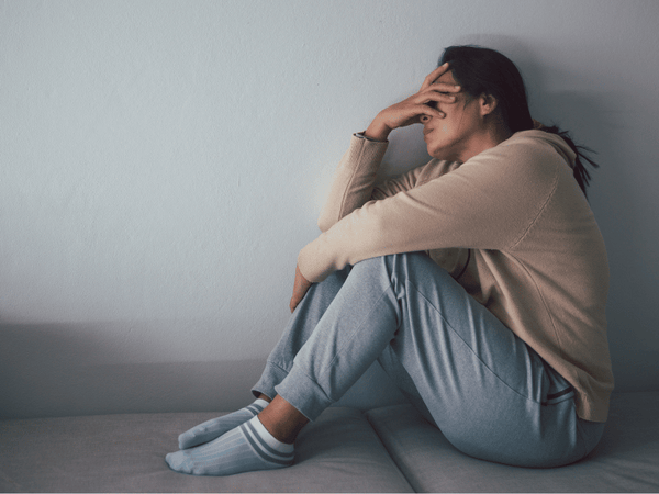 an image of a woman with anxiety.