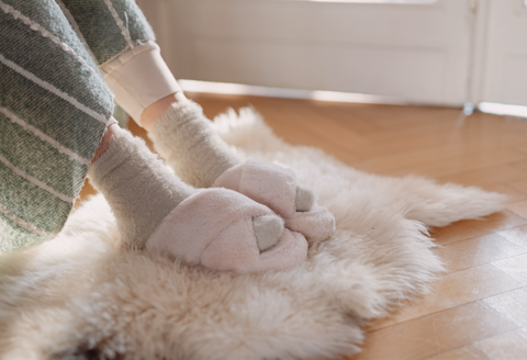 Gifts For Someone With Arthritis: Fluffy Slippers