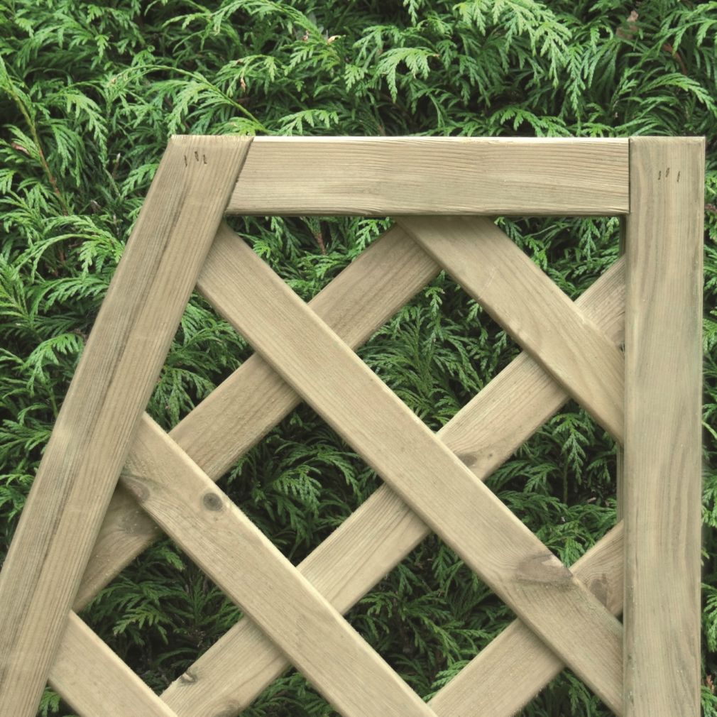 tan vinyl lattice trellis panels