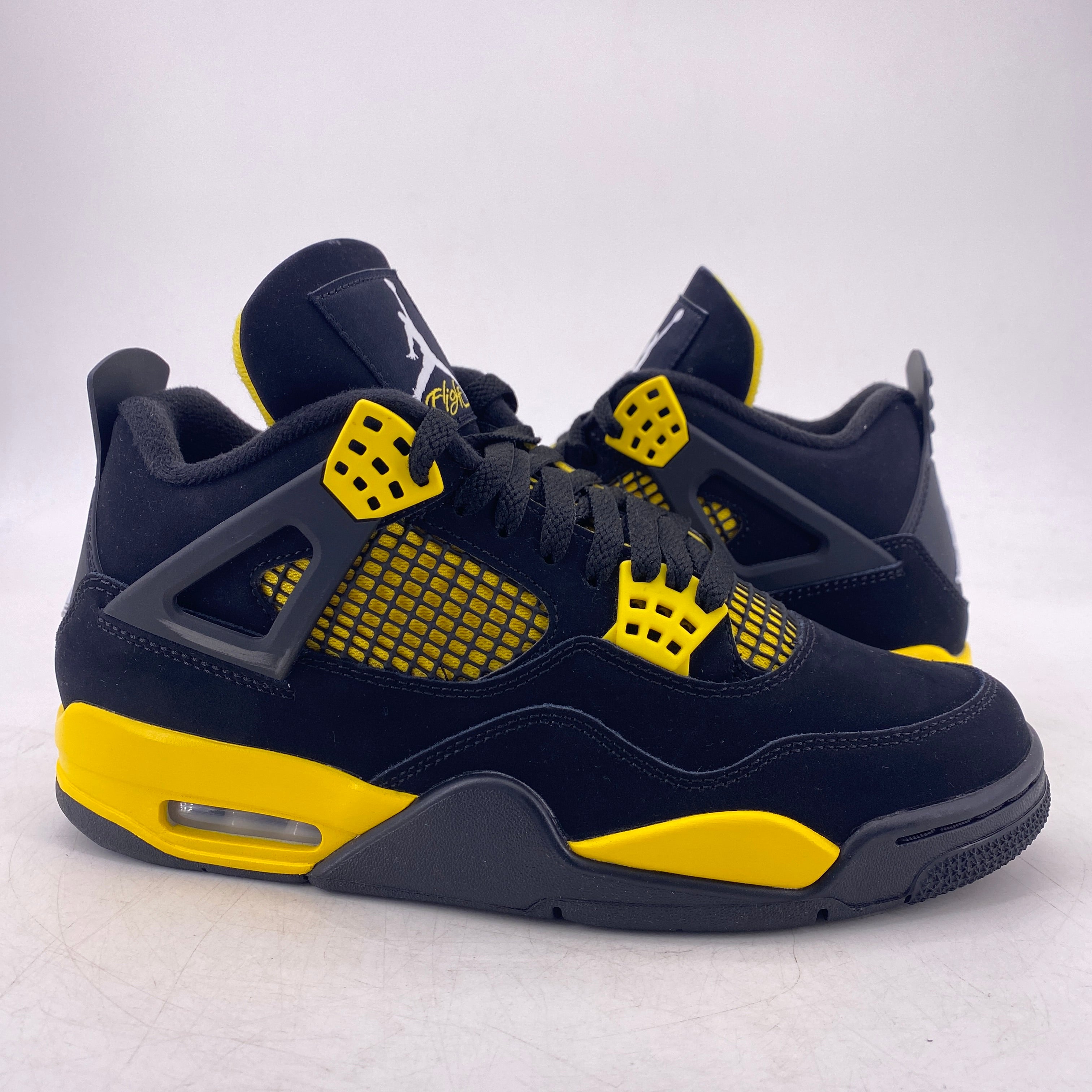 Air Jordan 4 Retro "Thunder" 2023 Used Size 8