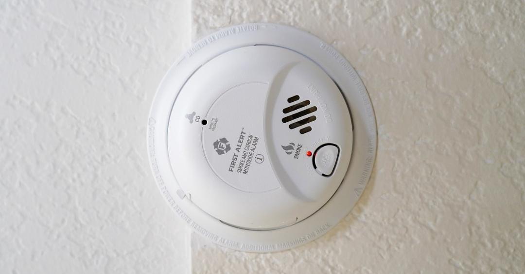 Smoke detector with working batteries offers a good safety measure against fighting fire.