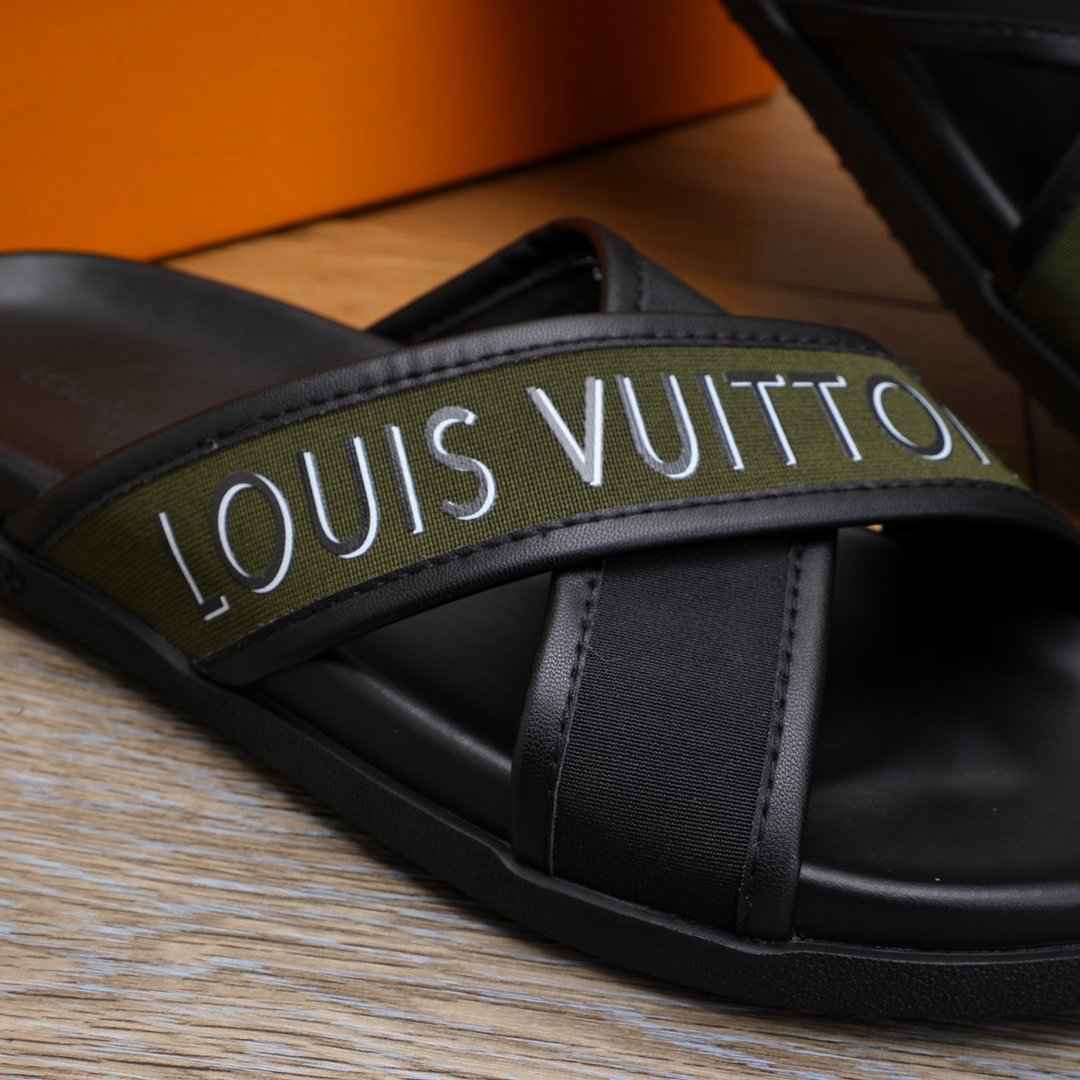 Louis Vuitton LV summer new men's slippers shoes