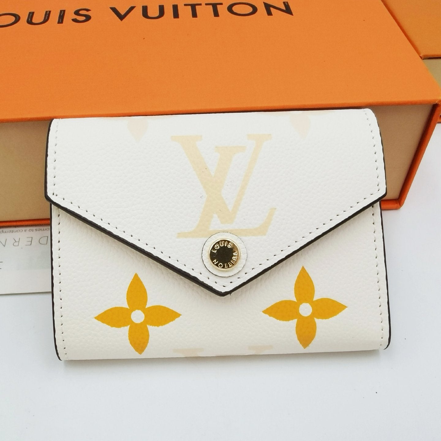 LV Louis Vuitton Color-changing Printed Alphabet Button Key Case
