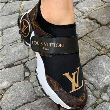 NEW** LOUIS VUITTON RUN AWAY TRAINER SNEAKERS BLACK MONOGRAM SIZE LV39 /  US9