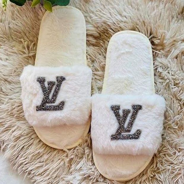 Louis Vuitton LV classic hot sale diamond letter plush slippers 