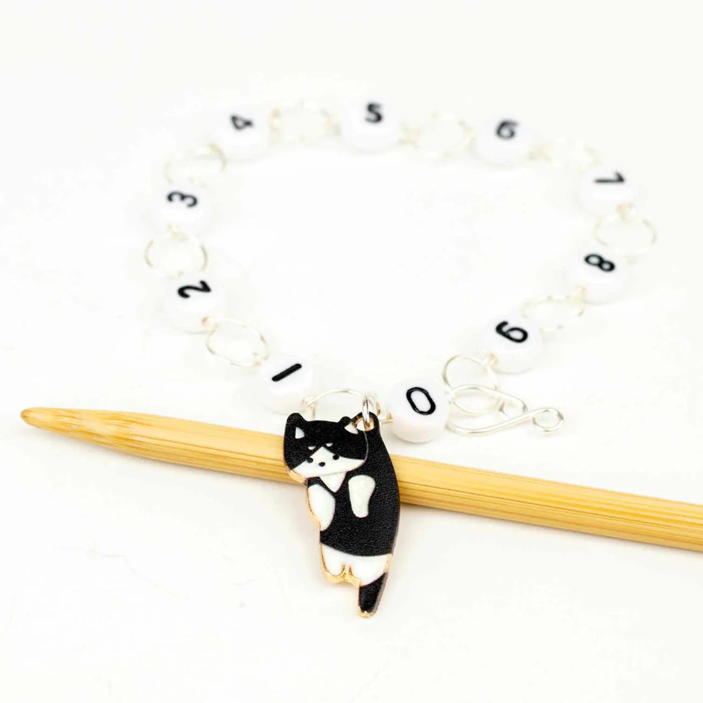 Black Tuxedo Cat Chain Row Counter