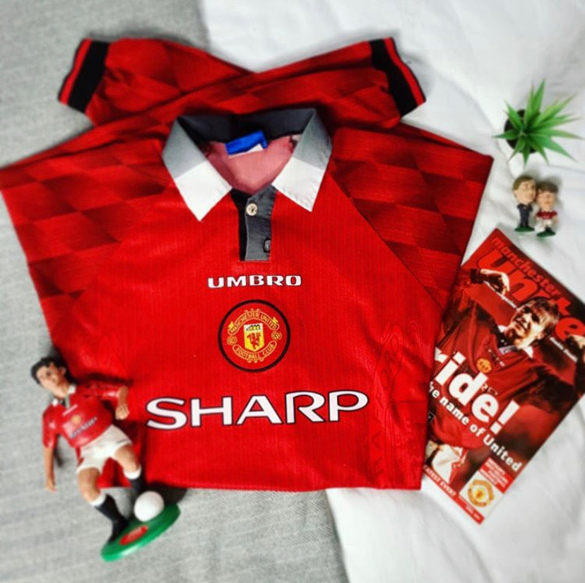 1996-98 Manchester United Home Shirt Longsleeve Keane #16 | Very