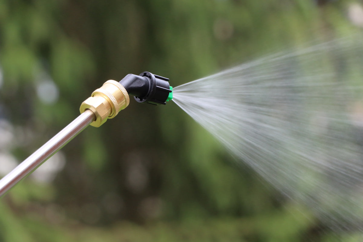 angled 45 degree teejet nozzle with quick-connect adapter