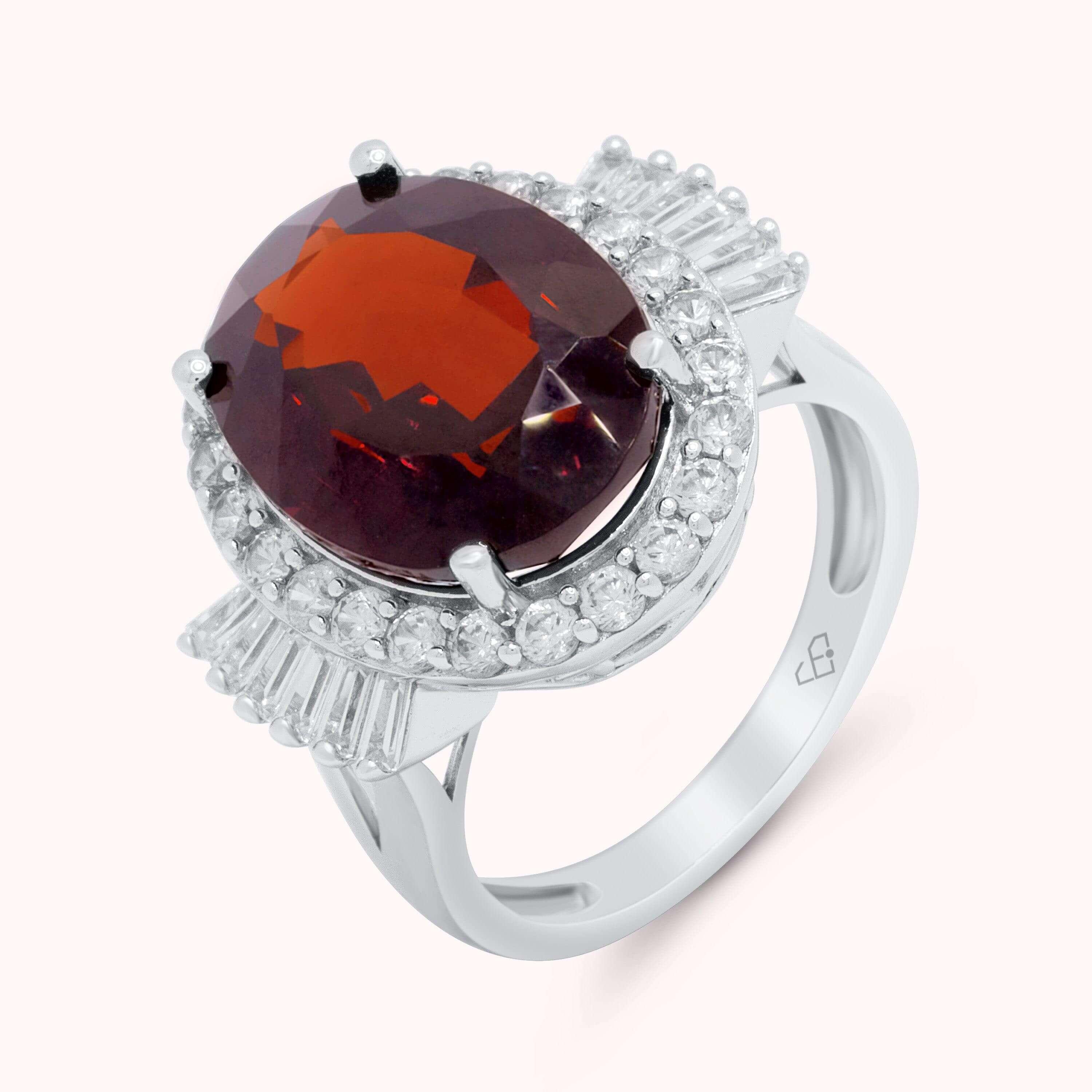 Compre en línea un anillo único de piedras preciosas rojas naturales