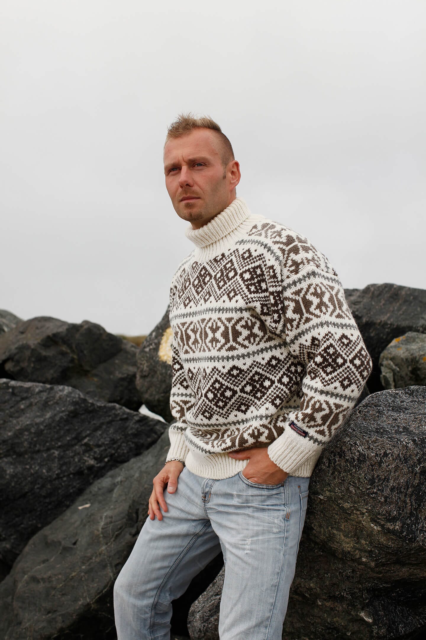 Billede af Charm - Islænder Sweater Af 100% Ren Uld - Hvid/Brun