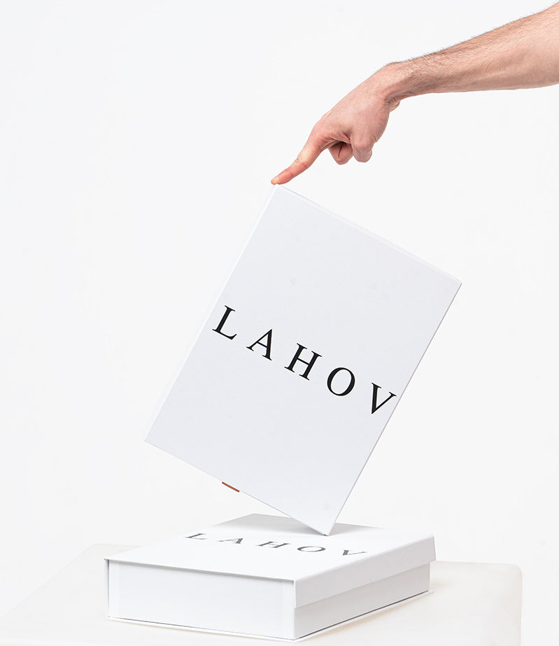 lahov gift wrapping for silk clothes