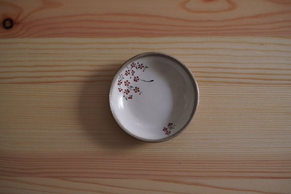 工房kuromiya | 白化粧色絵 豆皿 / 桜