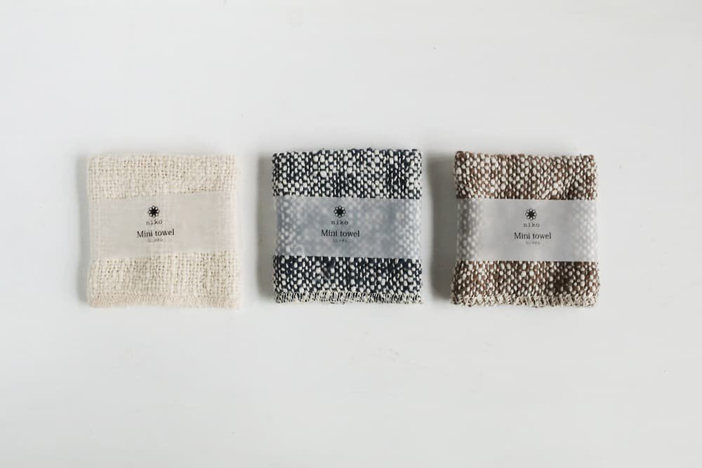木玉毛織 | ガラ紡のミニタオル / キナリ