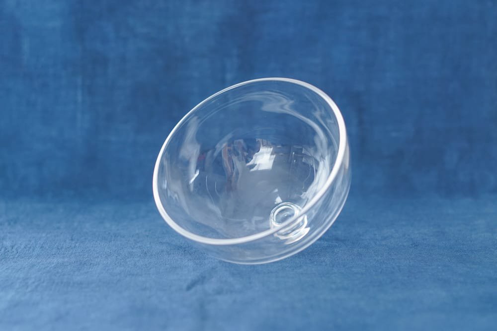 内田洋子 | glass dome / wood plate