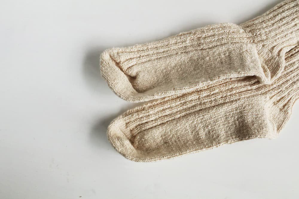 木玉毛織 | ガラ紡 靴下 / 生成り
