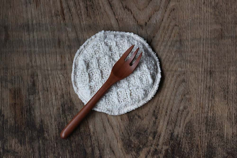 木玉毛織 | ガラ紡の食器洗い