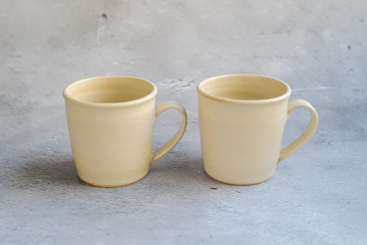 陶房マルヨウ | シンプルなマグカップ / 白