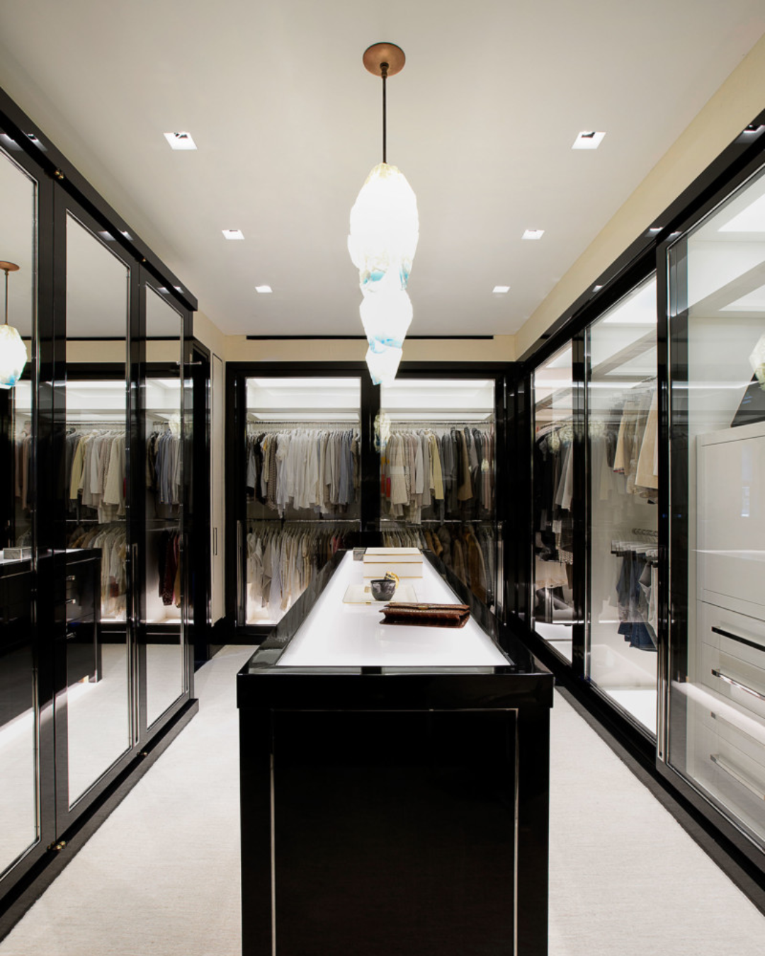 Walk-in Wardrobes- A Complete Guide