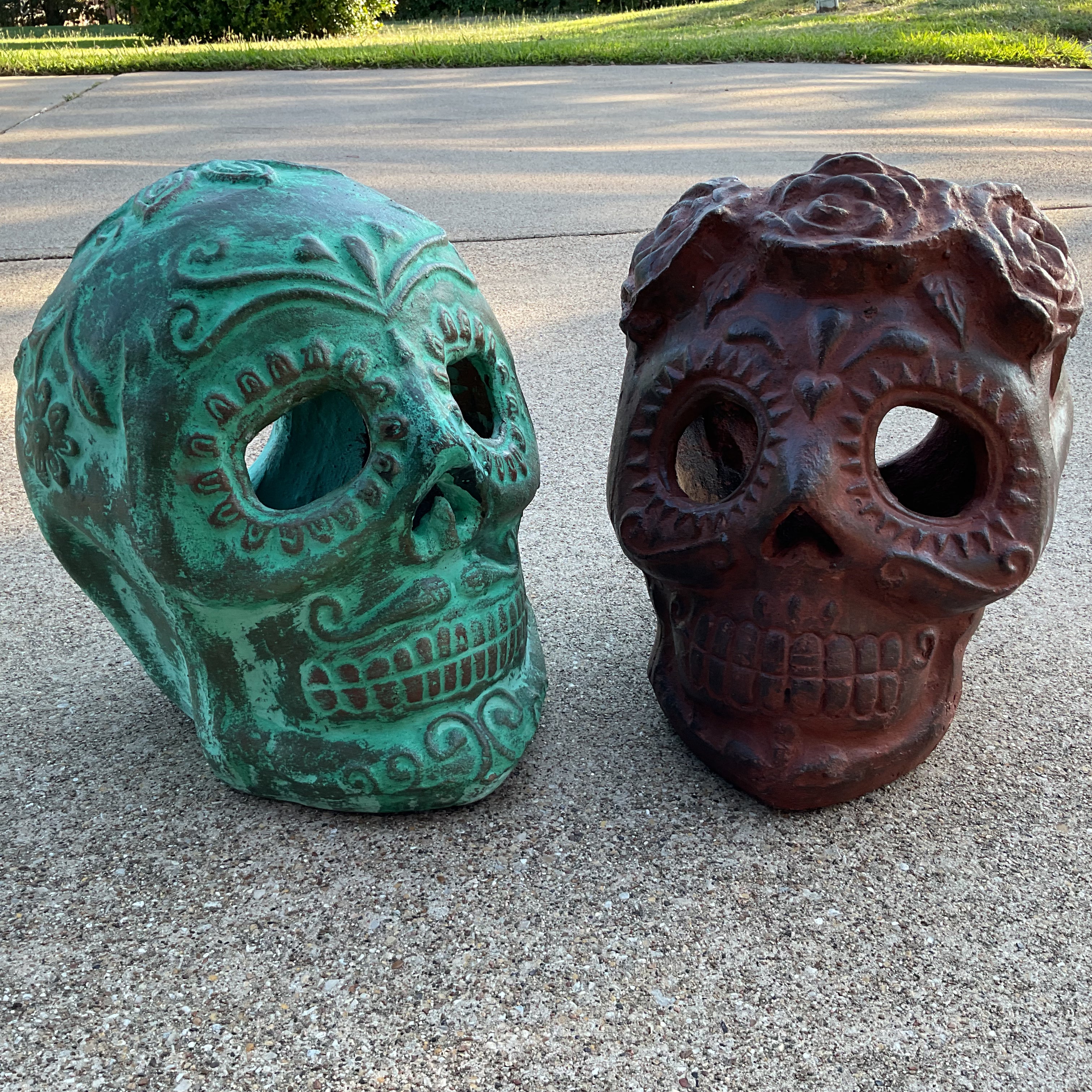 Lg skull outside