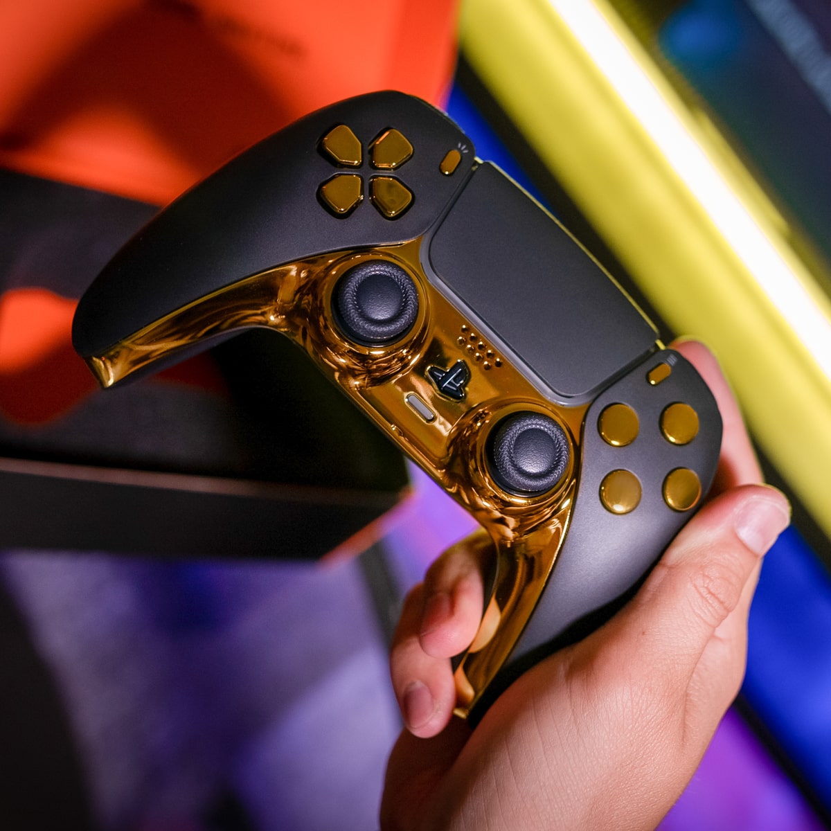 This All Gold PS5 Controller is CRAZY 😳 Gamenetics Controller