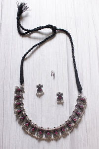 Set Hasli Style Pink Glass Stones Embedded Thread Closure Choker Necklace Set with Nosepin