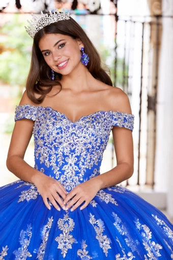 Q126 SOPHIA THOMAS 8