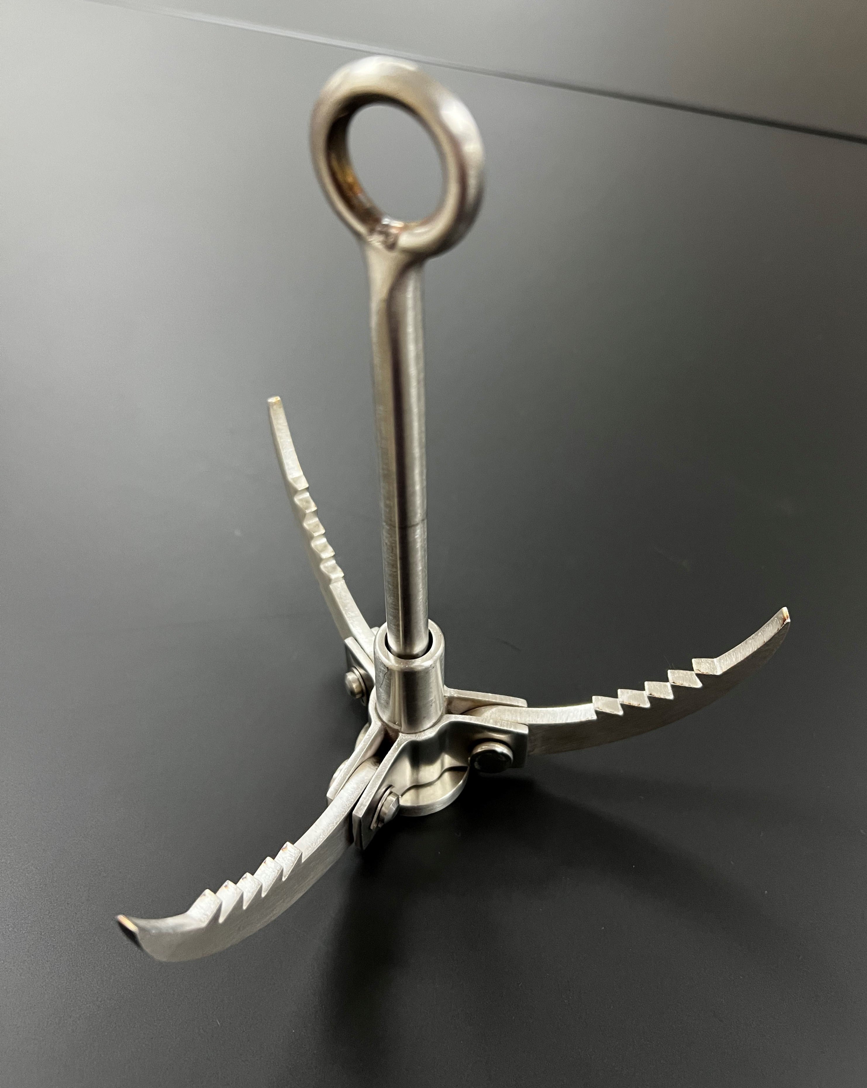 Grappling Hook – Simple Signman