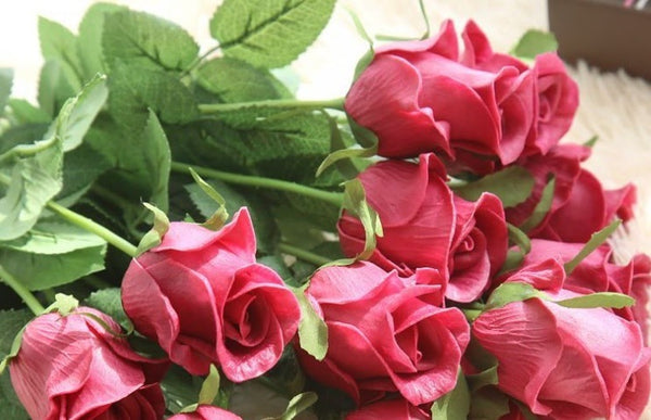 bouquet of synthetic red roses